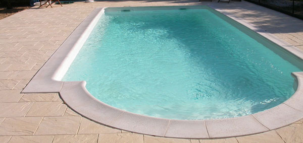 Création piscine béton à Beaucoudray