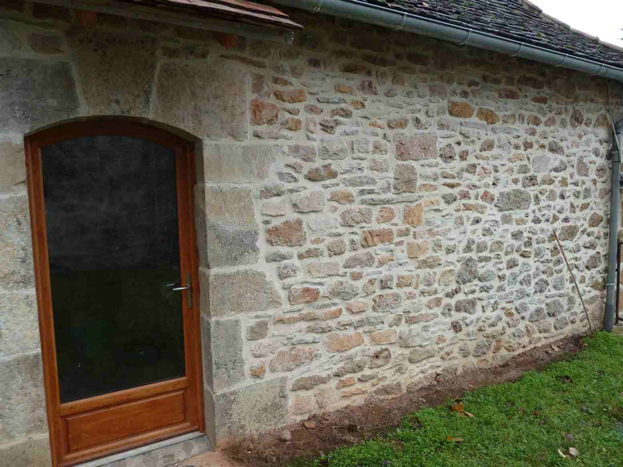 Joint à la chaux, façade en pierre Saint-Lô